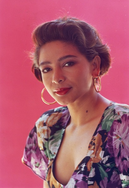http://www.gio-o.com/Images/Julie28.jpg
